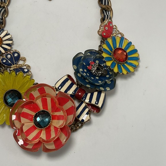 Betsey Johnson Yacht Club Lucite Flowers Rhinestone Necklace - Picture 2 of 15